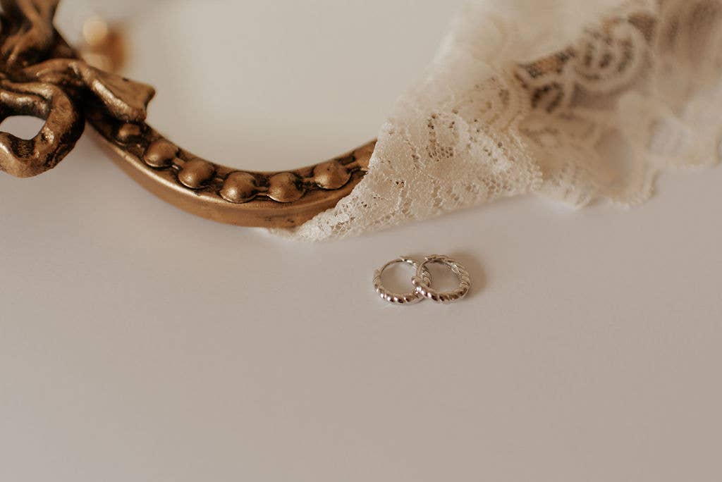 Brooklyn Twist Hoops: Gold