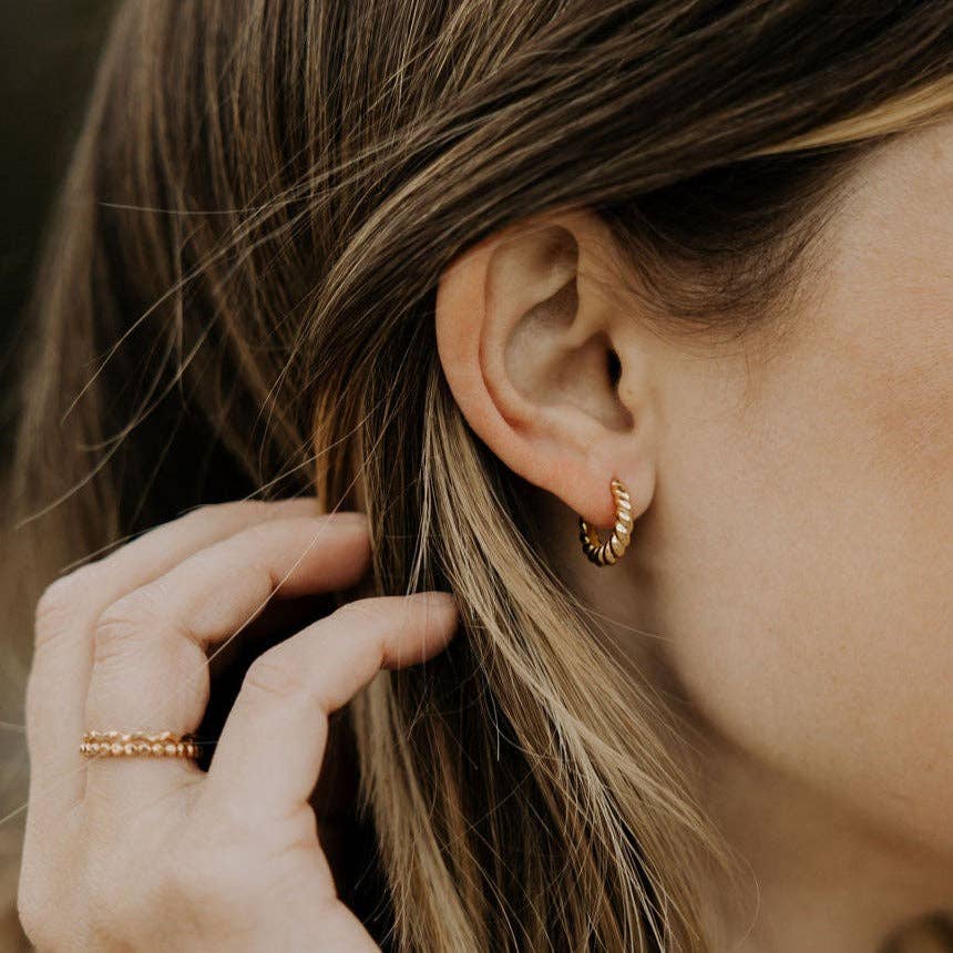 Brooklyn Twist Hoops: Gold