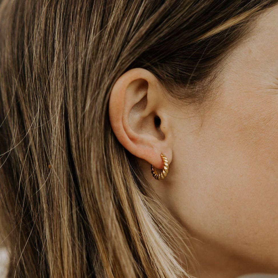Brooklyn Twist Hoops: Gold