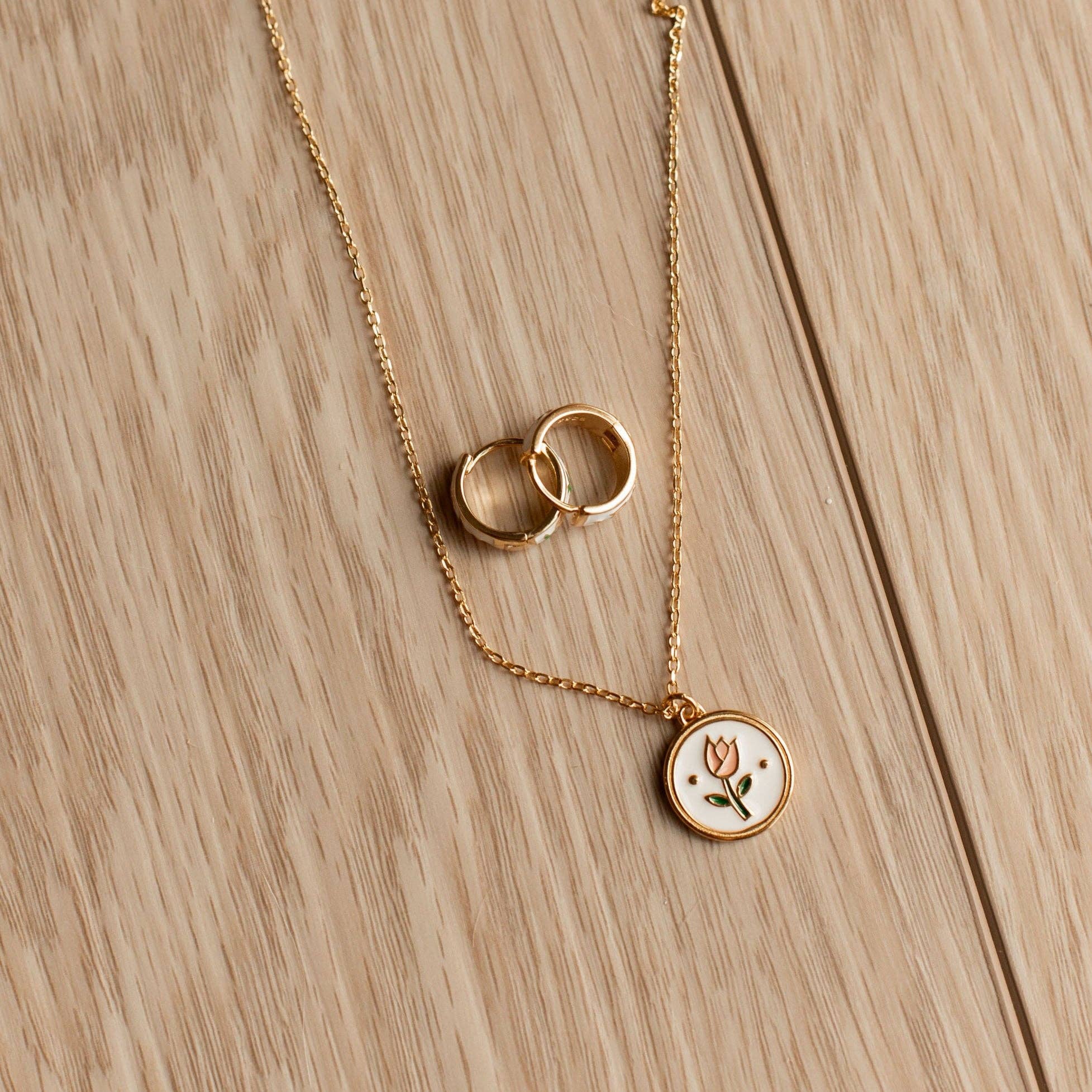 Eloise Tea Cup Necklace: Gold