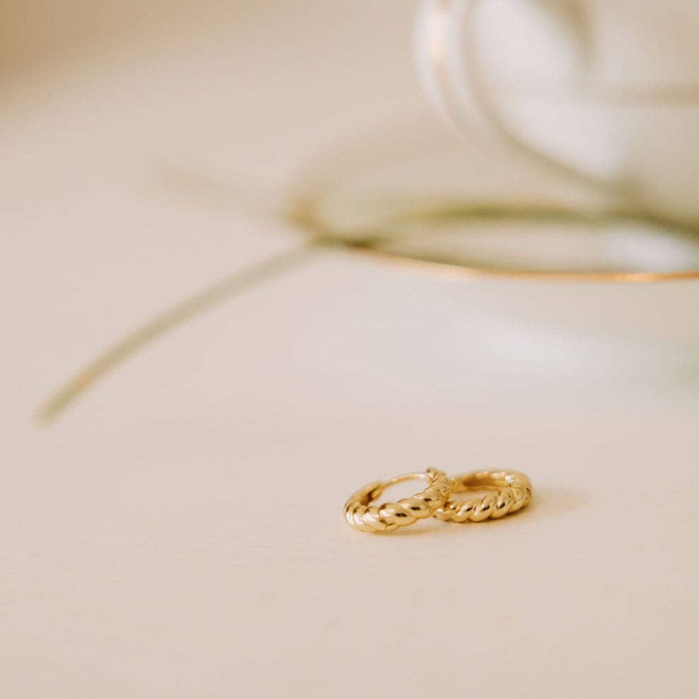 Brooklyn Twist Hoops: Gold