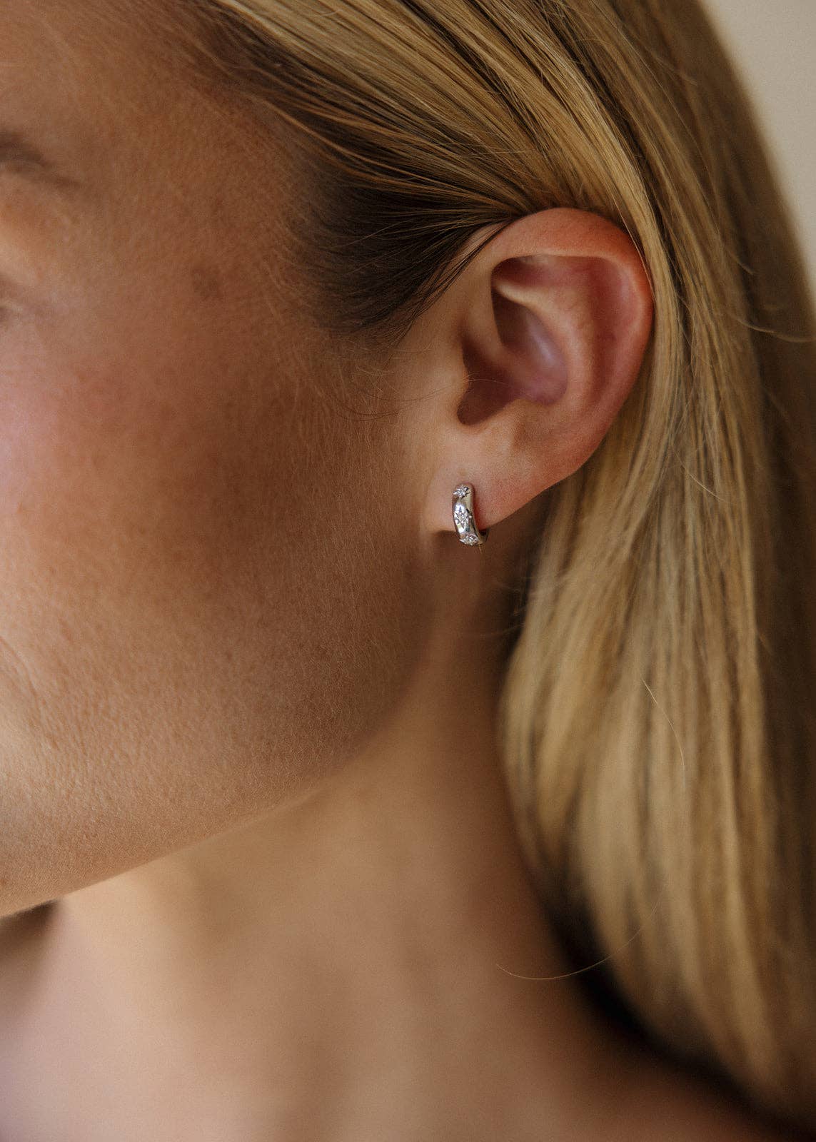 Stargazer Huggie Hoop Earrings in Silver