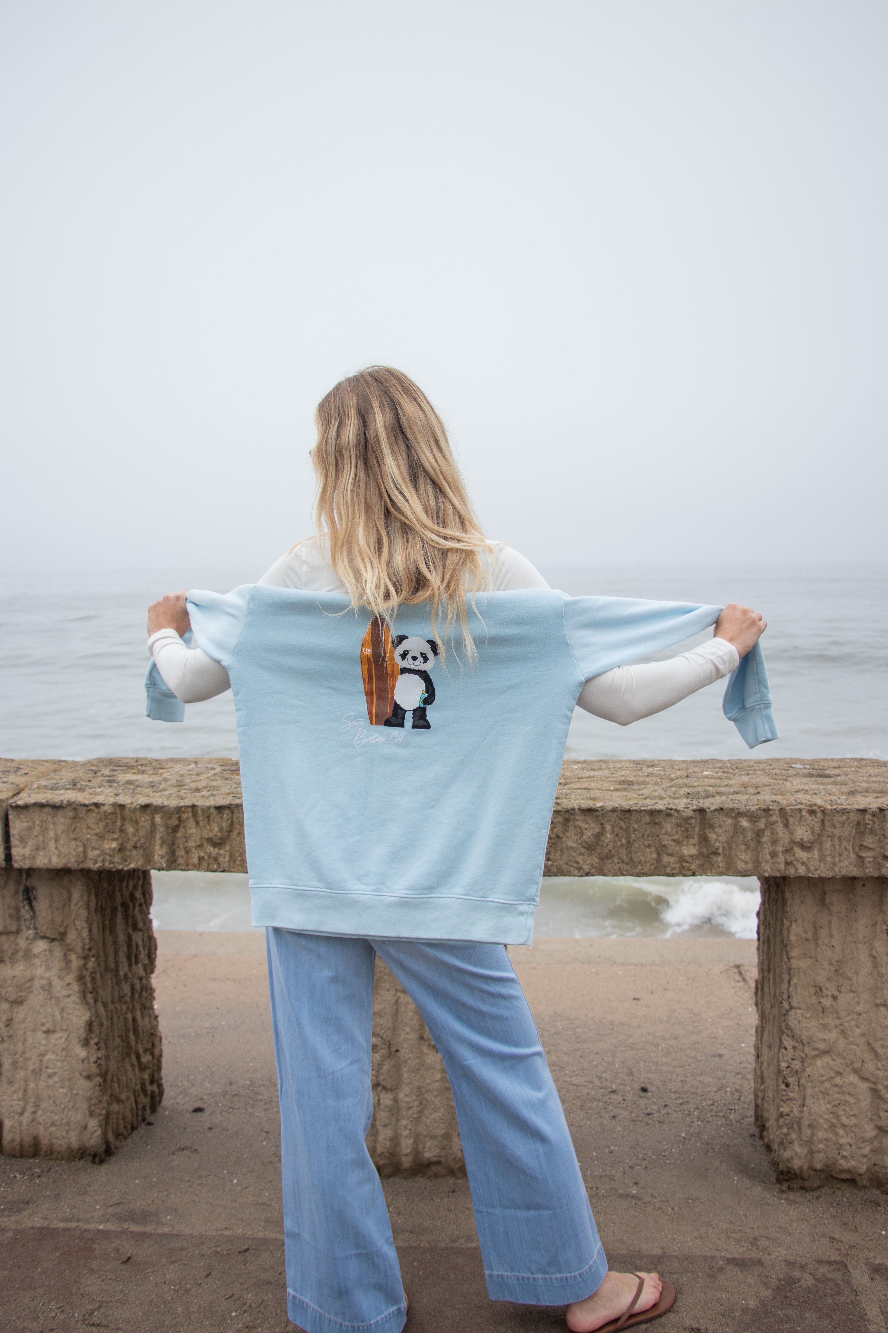 Crewneck - Surf Panda- Sky Blue