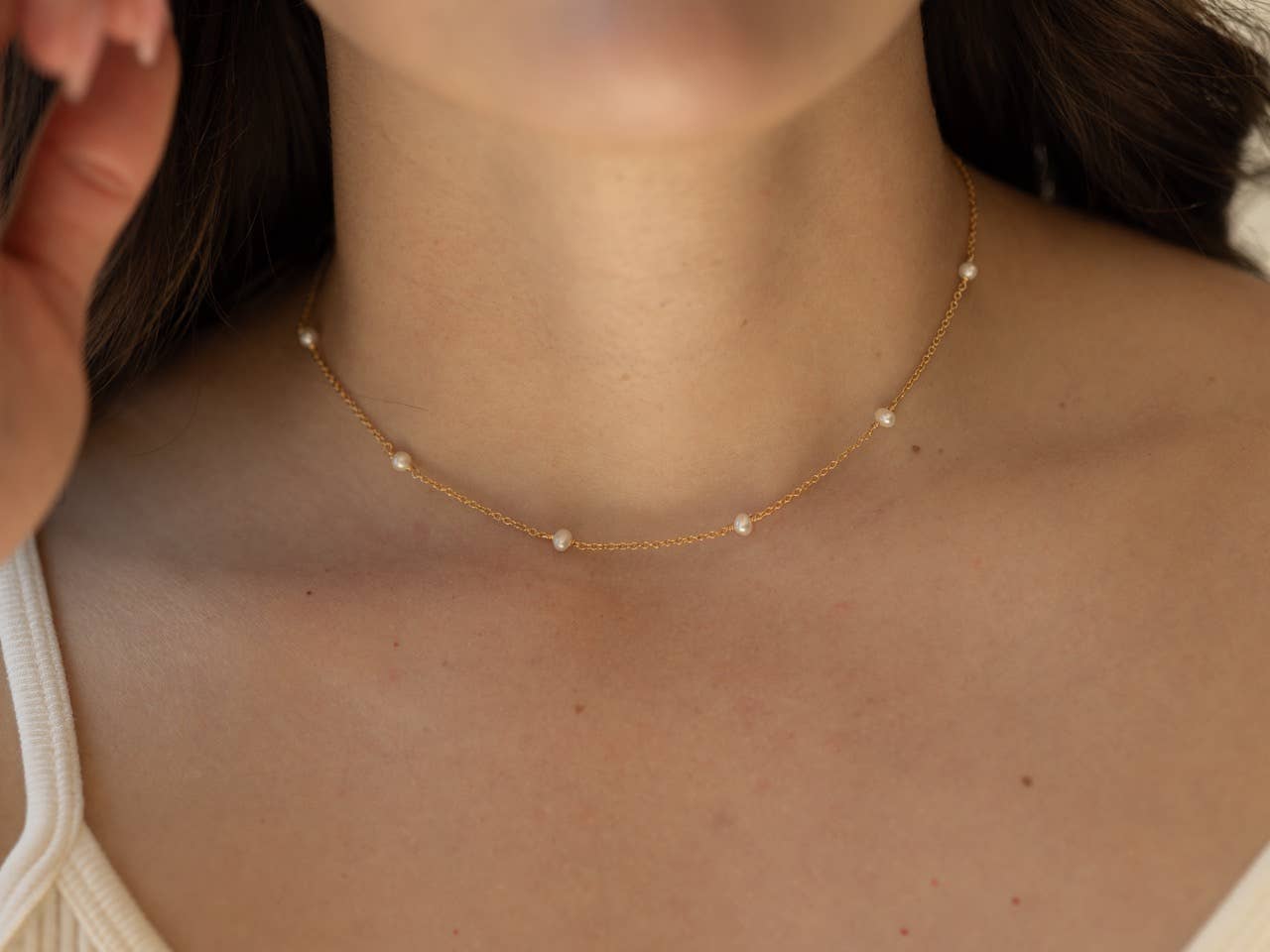Pearl Drop Choker Necklace in Gold