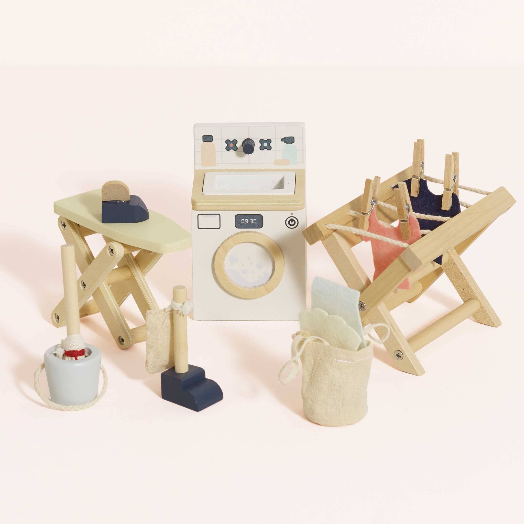 Wooden Dolls House Laundry Room