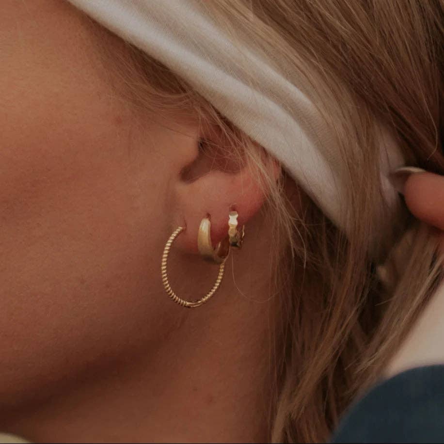 Rue Brushed Hoops: Silver