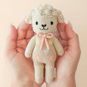 Tiny Lucy the lamb (pastel), gives 10 meals