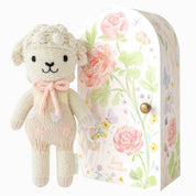 Tiny Lucy the lamb (pastel), gives 10 meals