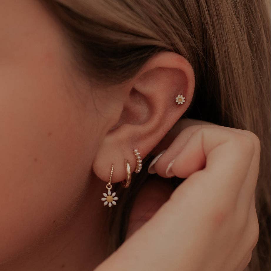 Carolina Daisy Flat Back Studs: Gold