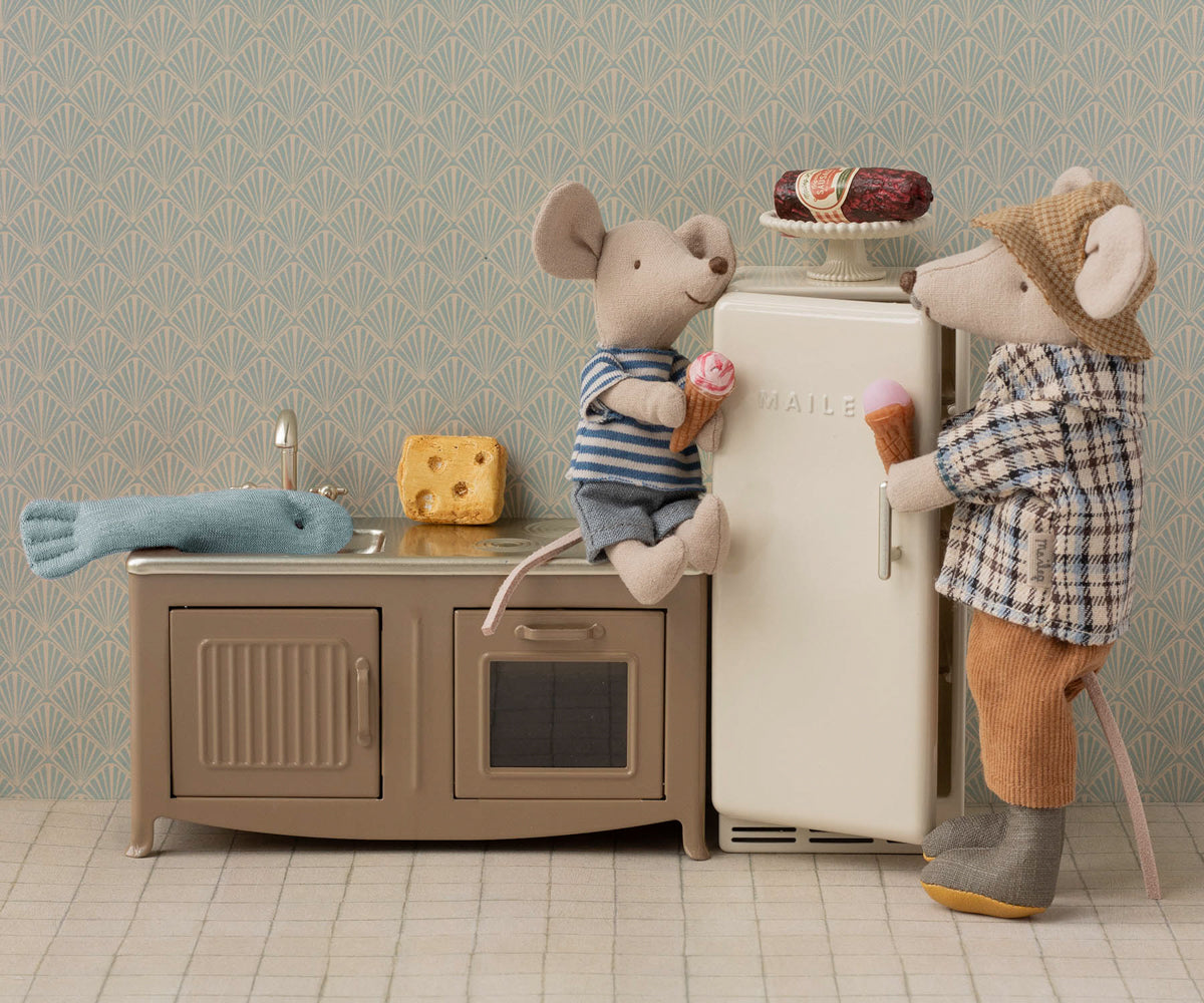 Maileg Granddad mouse - view 2