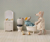 Maileg Mum & Dad mice in cigarbox - view 3