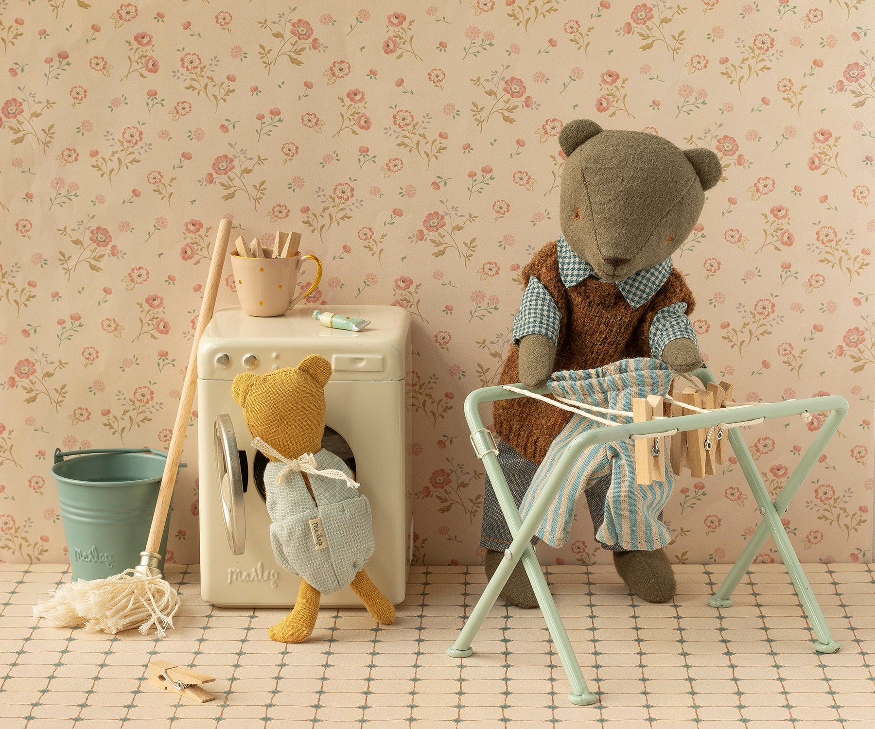 Maileg Washing Machine Miniature - view 4