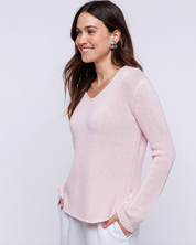 Round Edge V-Neck - Blossom