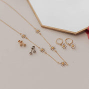 Carolina Daisy Flat Back Studs: Gold
