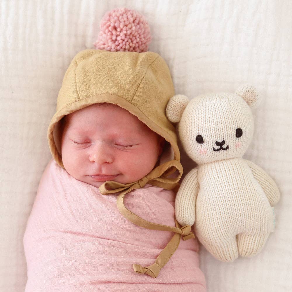 Baby polar bear, gives 5 meals
